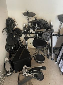Electric Drum Sets And Speaker