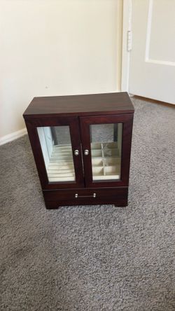 Mini jewelry box