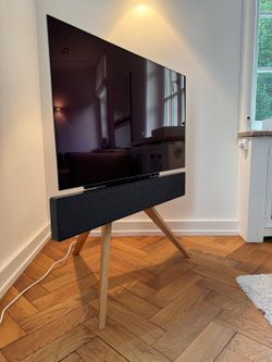OLED 4K Smart TV LG C1 48”– Like new