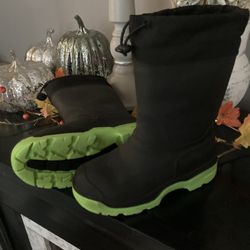 Boys WATERPROOF winter Boots Size Boys 13