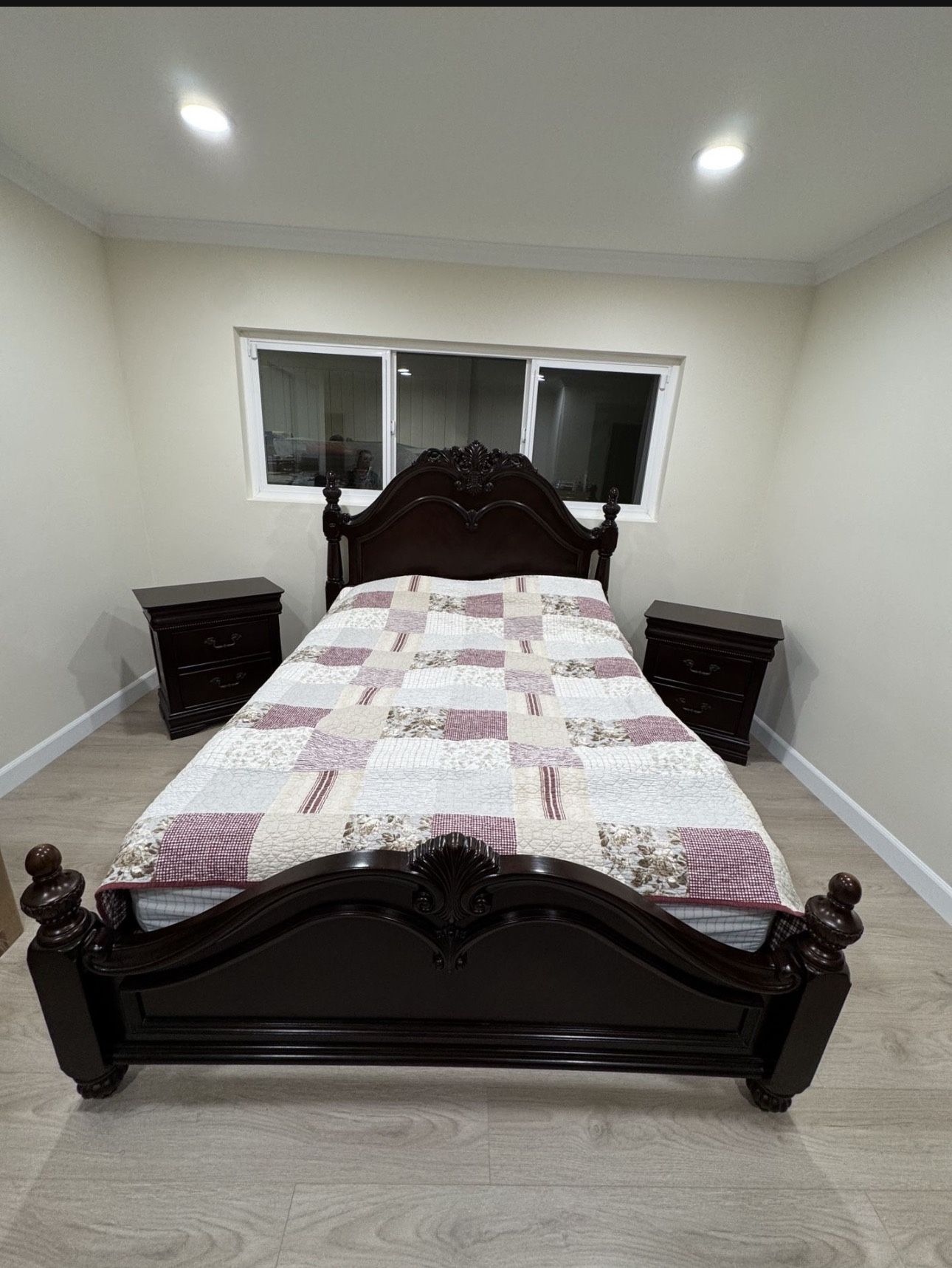 Queen Bed, Dresser With Mirror, 2 Nightstands