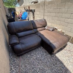 Free Recliner W Chase