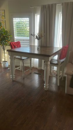 Shabby Chic, White Table And Chairs 4 Chairs