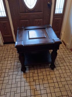 Wood end table/26x26x25 inches