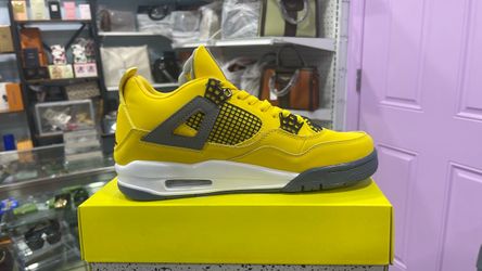 Air Jordan 4 Lightning Yellow Sneakers size 10