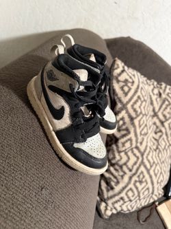 Kids shoes size 11c