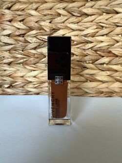 Givenchy Foundation