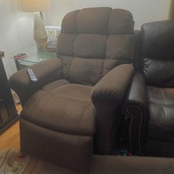 Golden Recliner Retails For 1000 New Steel Tags Are Still On It All All Adjustments Is Lays Flat All For Lumbar Spine And Everything Pillowy Soft No S