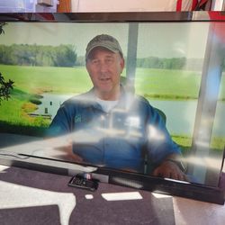 smart TV - Vizio 55"
wall mount included
remote included
works good
