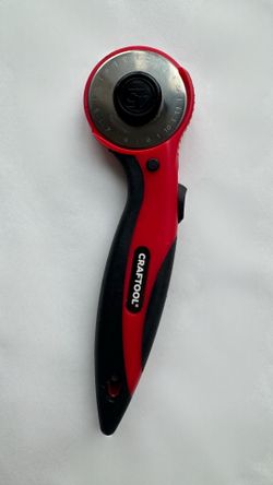 CRAFTTOOL 45mm Rotary Cutter - Red and Black