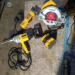 *Nice DeWalt Tools Set!!*