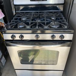 GE Stainlees Steel Gas Stove And Oven 