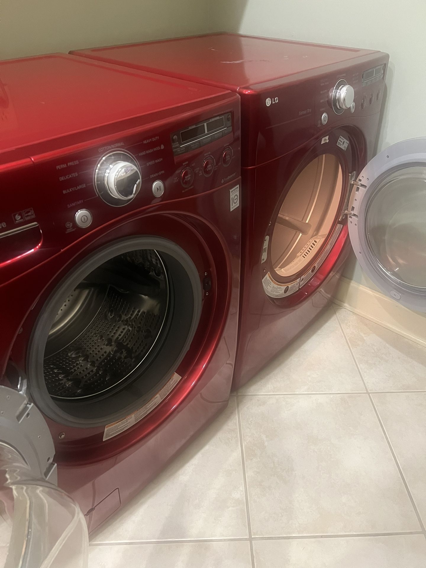 For sale LG Washer and washer Dryer Set.