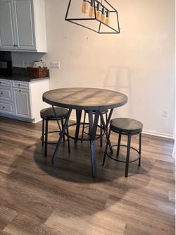 Dinning table and chairs