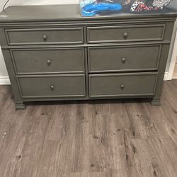 Child Craft Dresser 