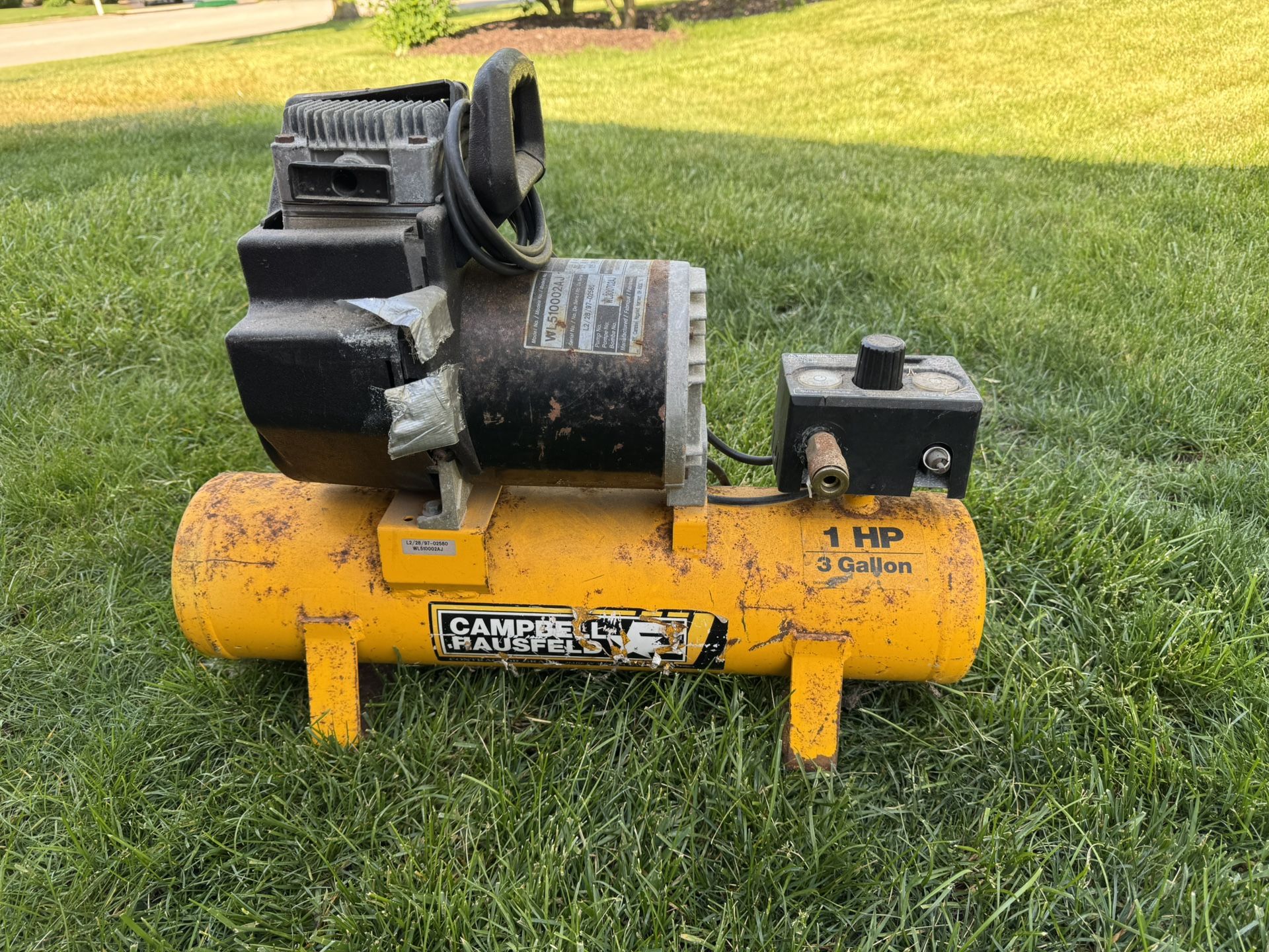 Campbell Hausfeld 3 gallon 1HP Air Compressor