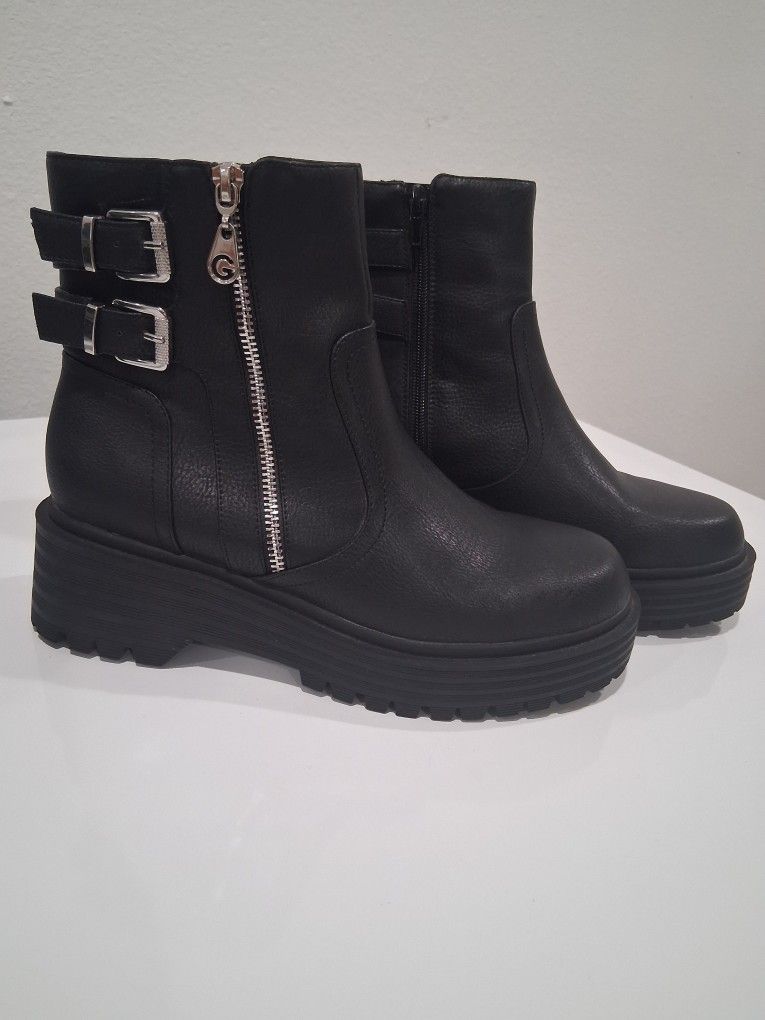 Women Boots Size 8 1/2