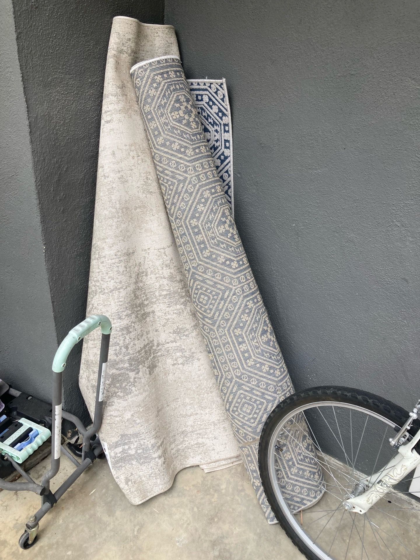 2 Free rugs