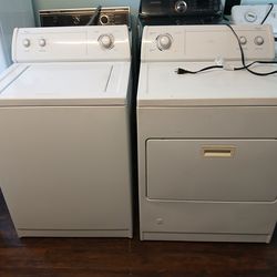 Whirlpool Washer And Gas Dryer Set