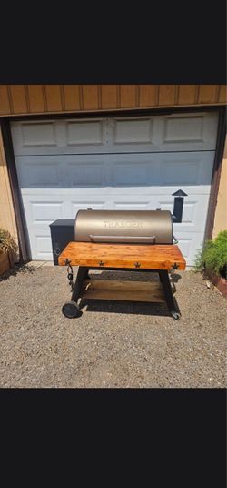 Traeger Wood Pellet Grill & Smoker