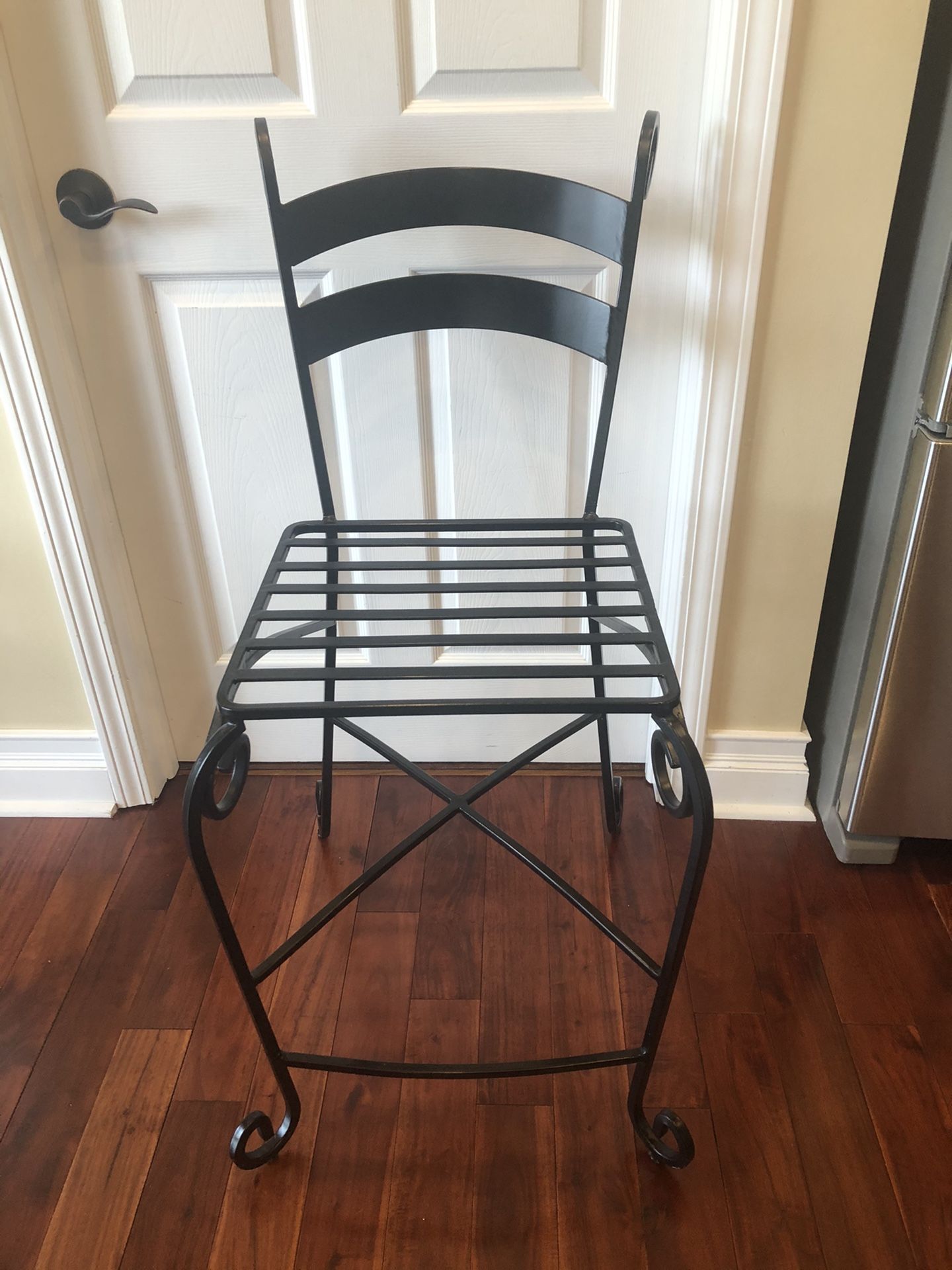Pier 1 Wrought Iron Bar Stools for Sale in Vernon Hills, IL OfferUp