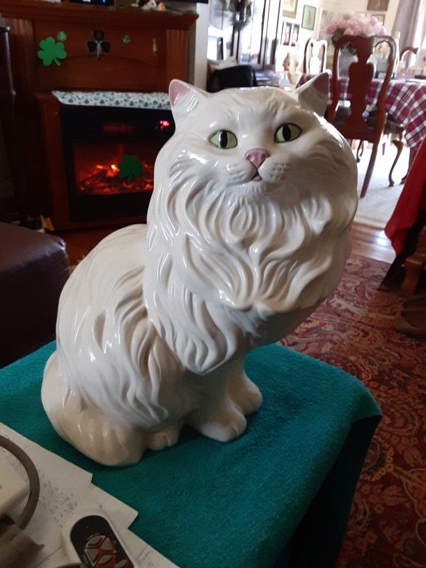 Large Porcelin,Ceramic Cat Lovers Statue