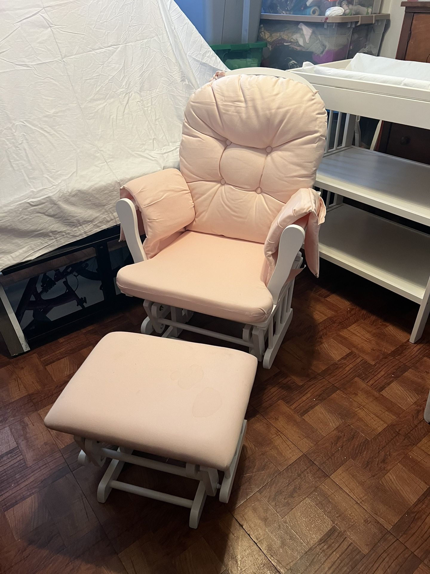 Glider Chair With Ottoman