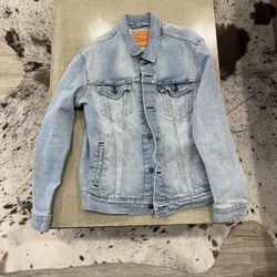 Levis Trucker Jacket (Large)