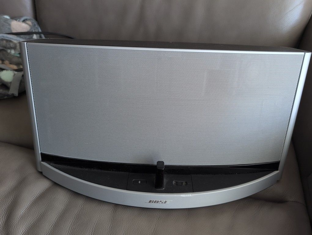 Bose SoundDock 10 – Premium Speaker with Remote