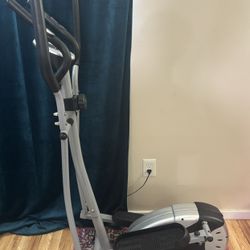 LIKE NEW!!!  Elliptical Machine