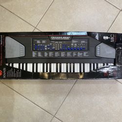 Kids Keyboard - Really Cool - With New Batteries 