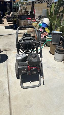 Pressure washer machine  brigs Stratton  9.0 hp  3000 psi. Trabajándo $250. Firme
