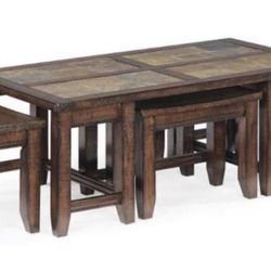 Coffee Table w/4 Stools