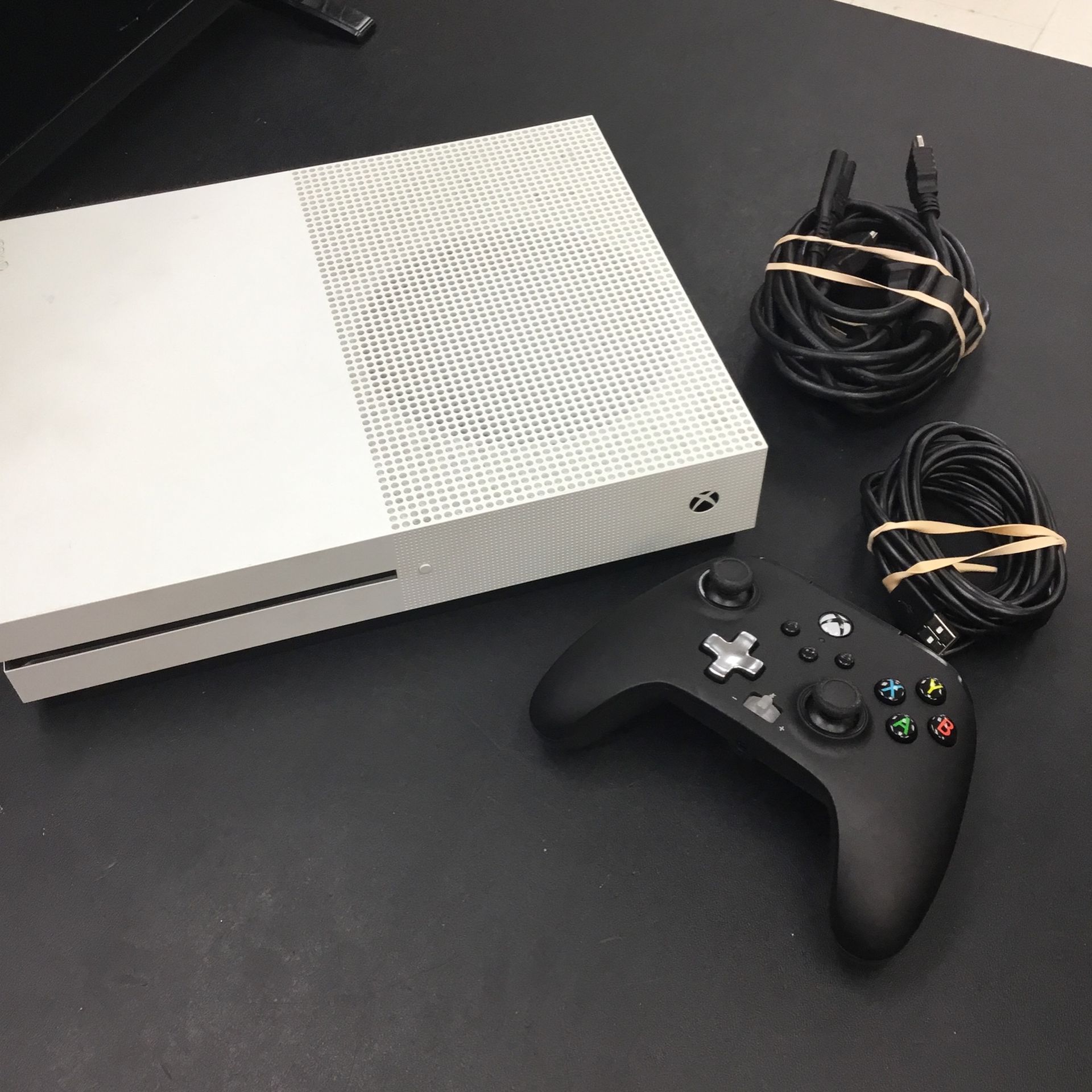 Xbox One S