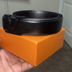 Men’s LV belt