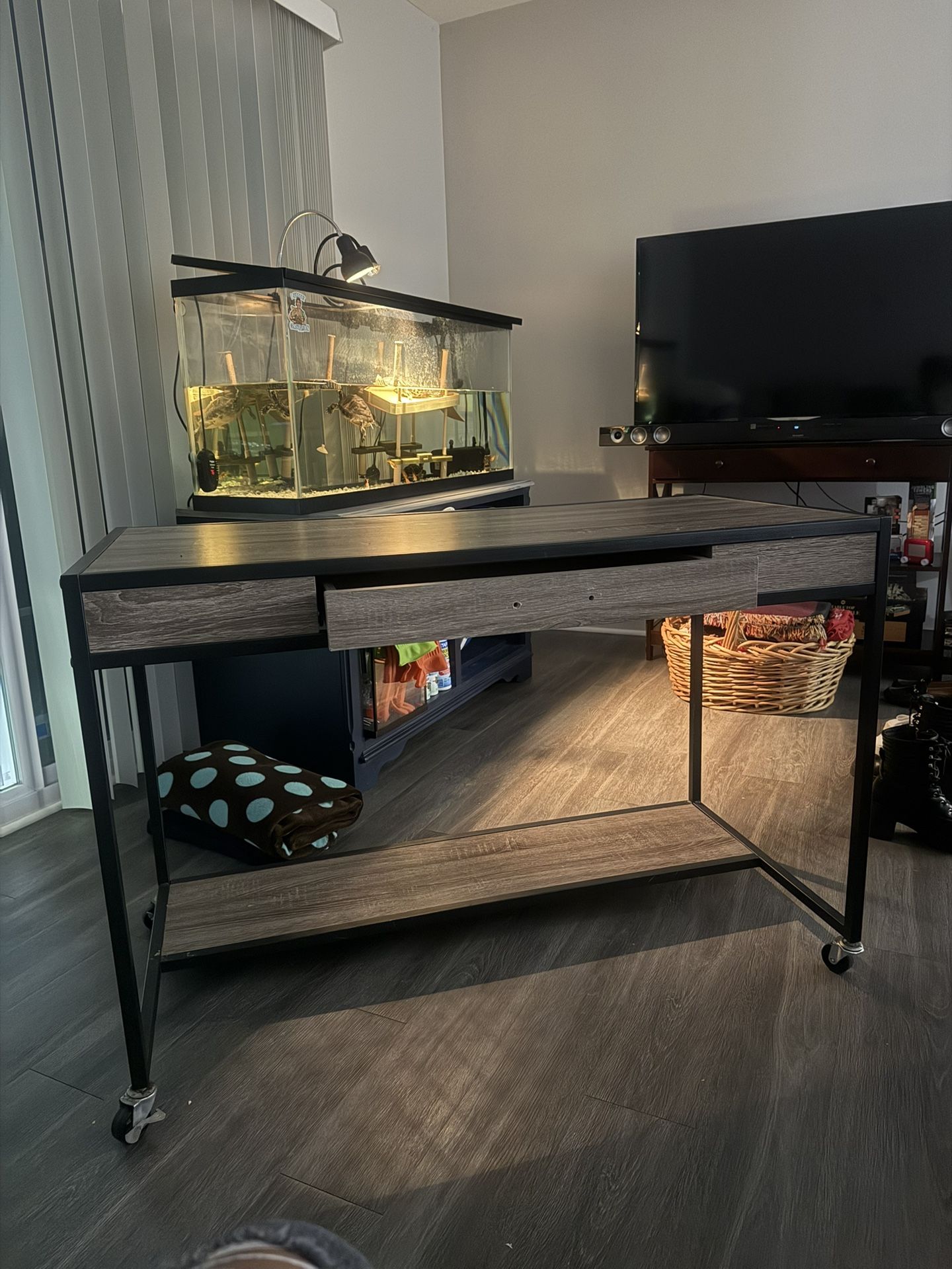 Rolling Desk with Drawer