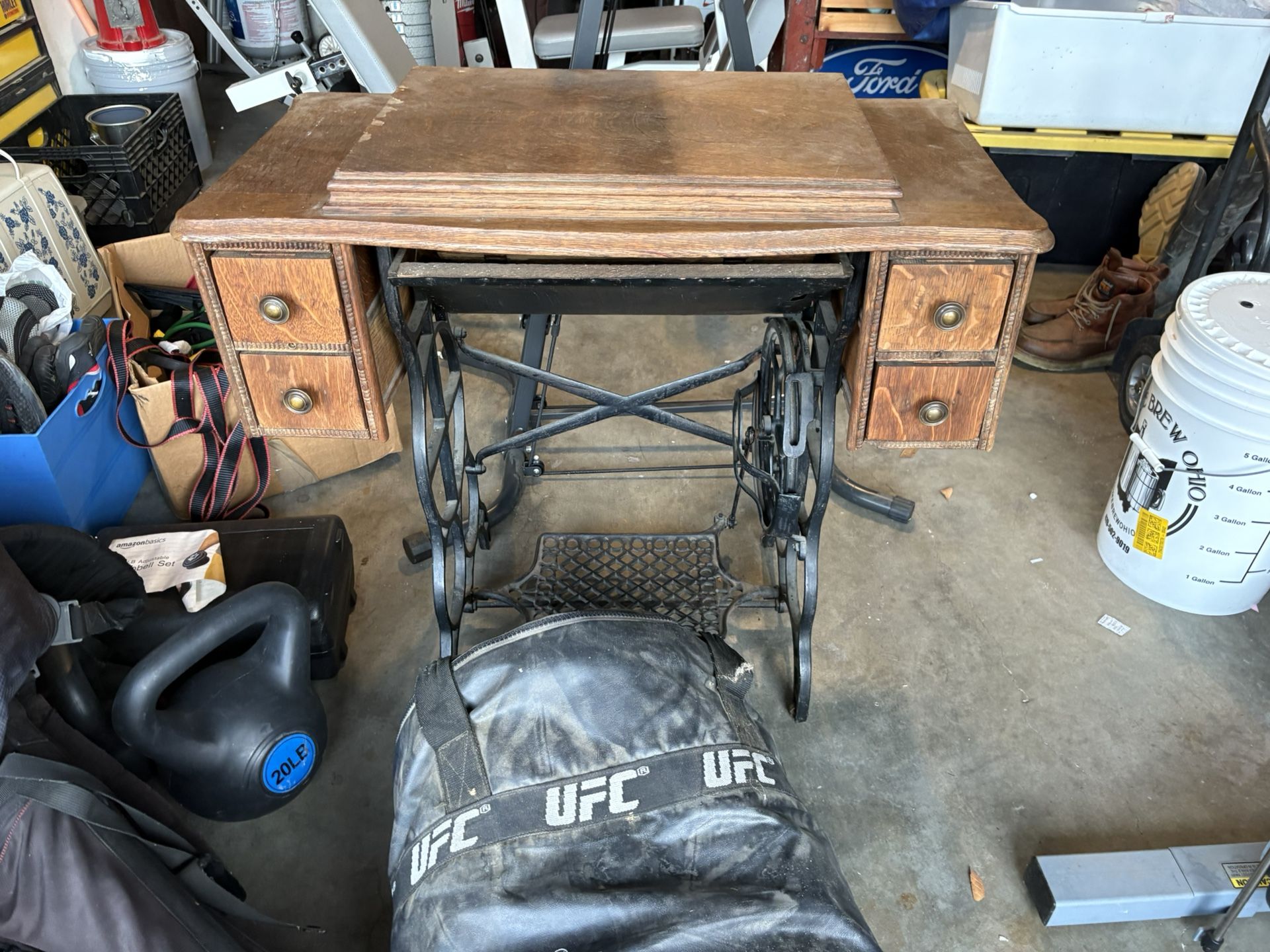 Sewing Machine Table With Metal Base No Machine