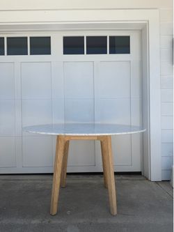 🔥 Crate & Barrel 48" Round Marble Top Dining Table with White Oak Base  $950 🔥