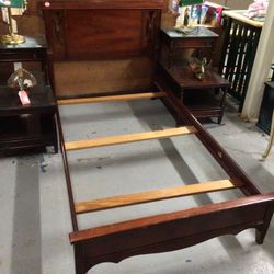 Pair Of Twin Bed frames, Slats, Head and Footboard For sale 🛏️  