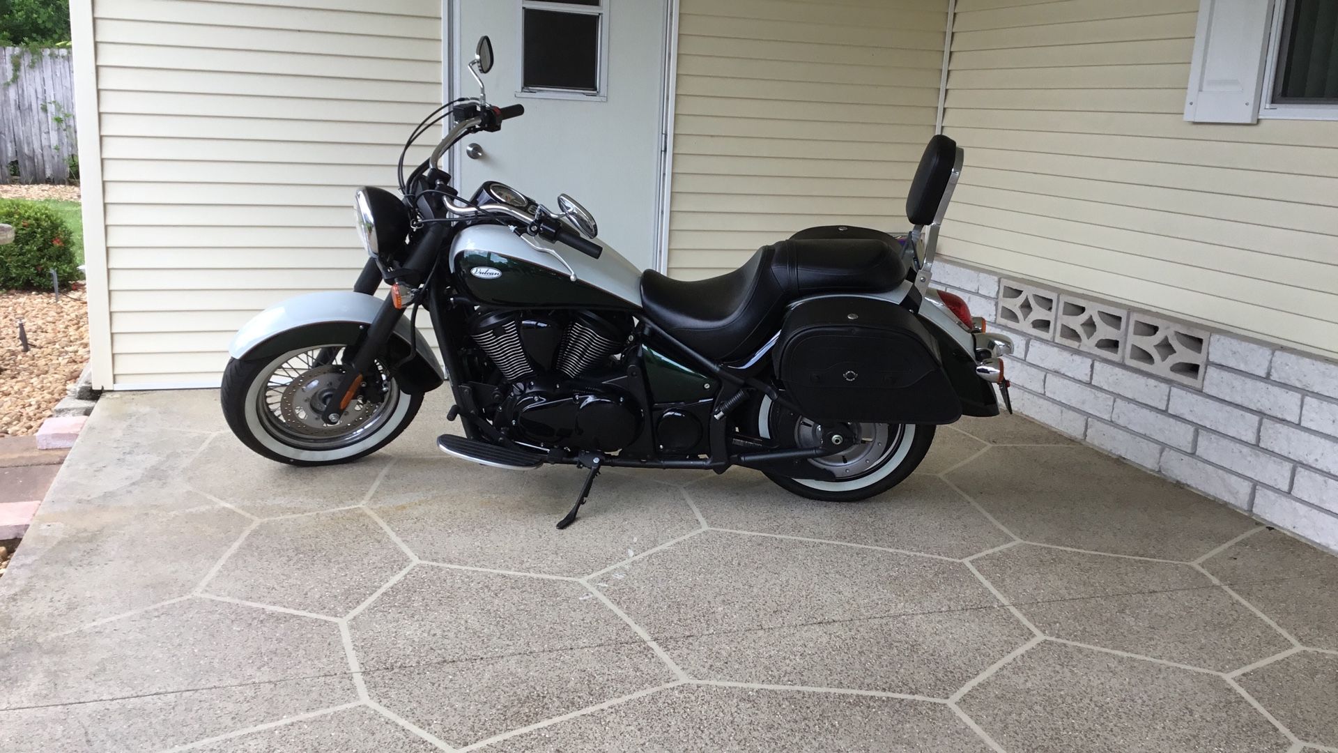 2022 Kawasaki Vulcan 900cc Classic