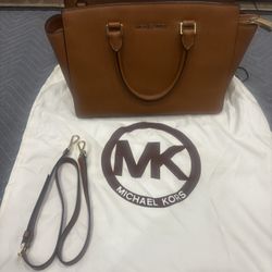 Michael Kors M Size Purse