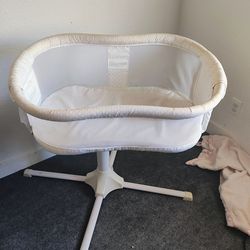 Halo bassinet