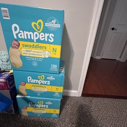 461 Pcs Newborn & Size 1 Diapers Plus Free Extras