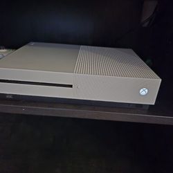Xbox One S Works Beautifully (Read Description)