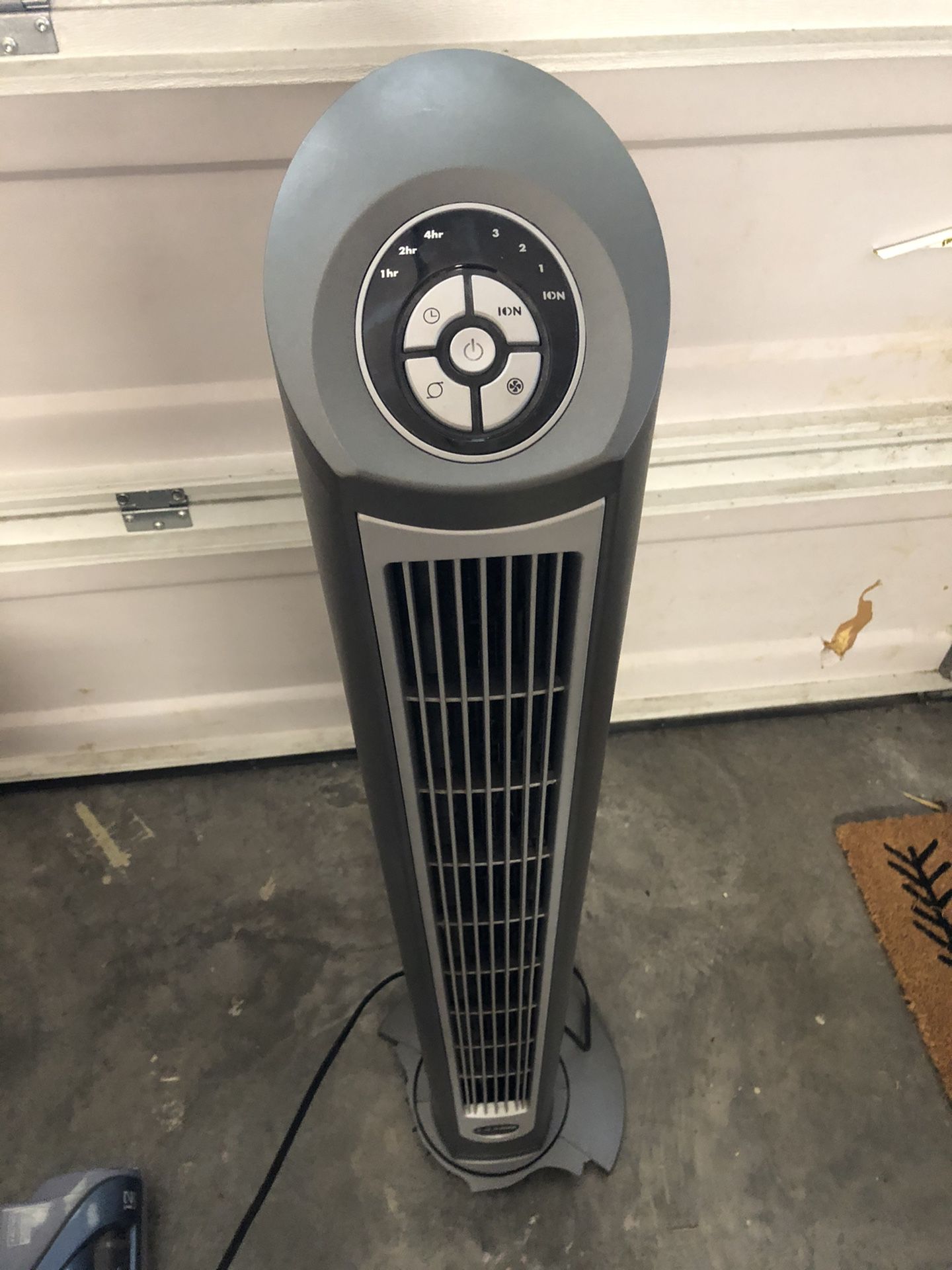 Stand up tower fan w/remote