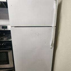 Refrigerator (kenmore-white) Pickup Only North Hollywood $150