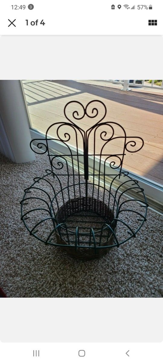 Decorative Plant Holder - Wall-Mountable