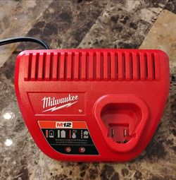 Milwaukee M12 Battery Charger