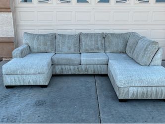 Sectional Couch-Free Delivery
