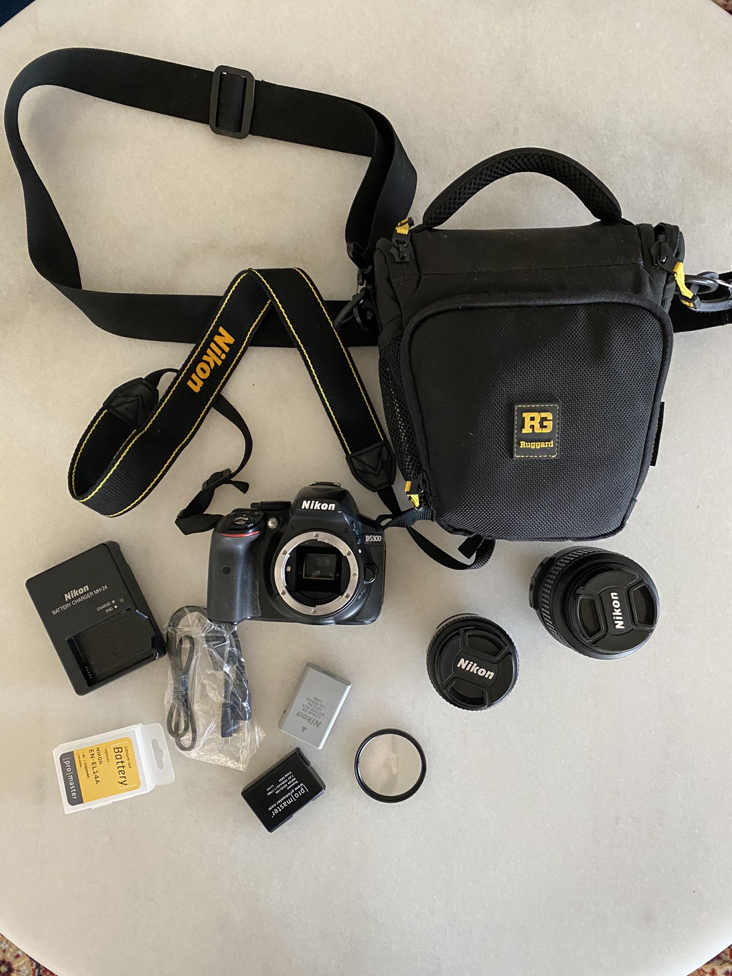 Nikon D5300 DSLR Camera + Kit